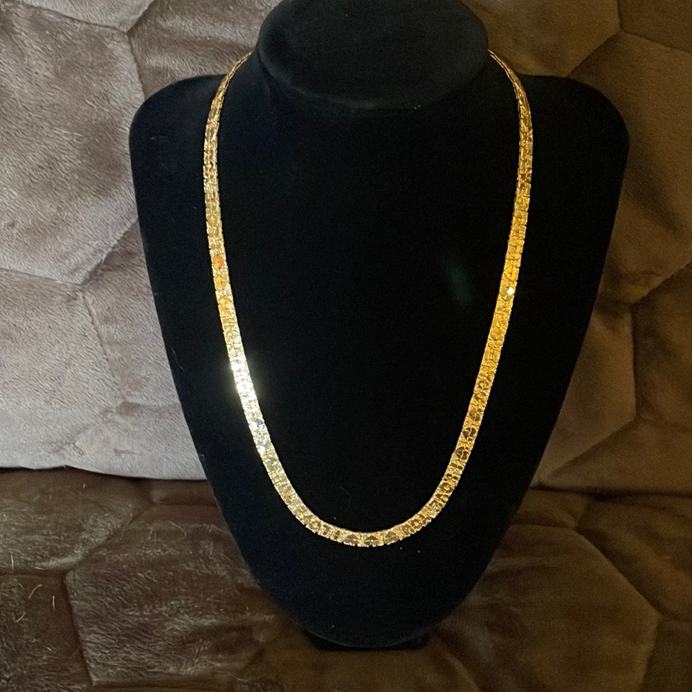 Goldtone reversible chain